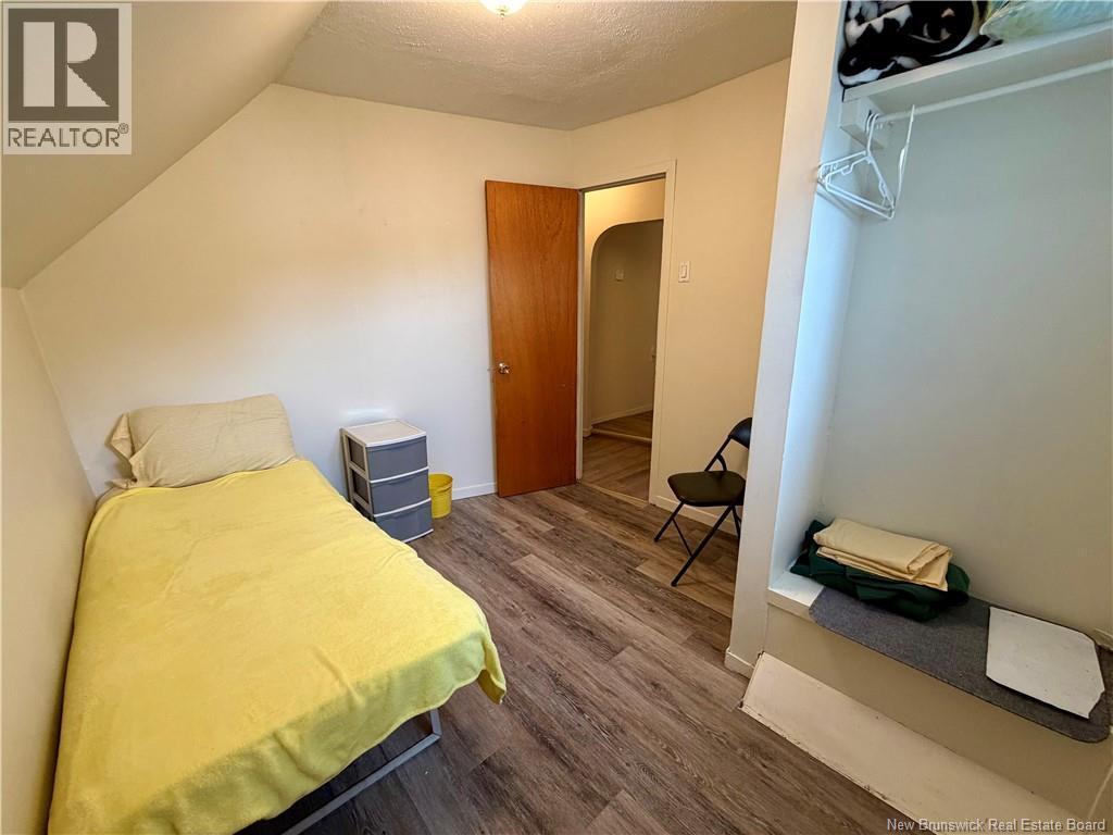 510 Victoria - 23