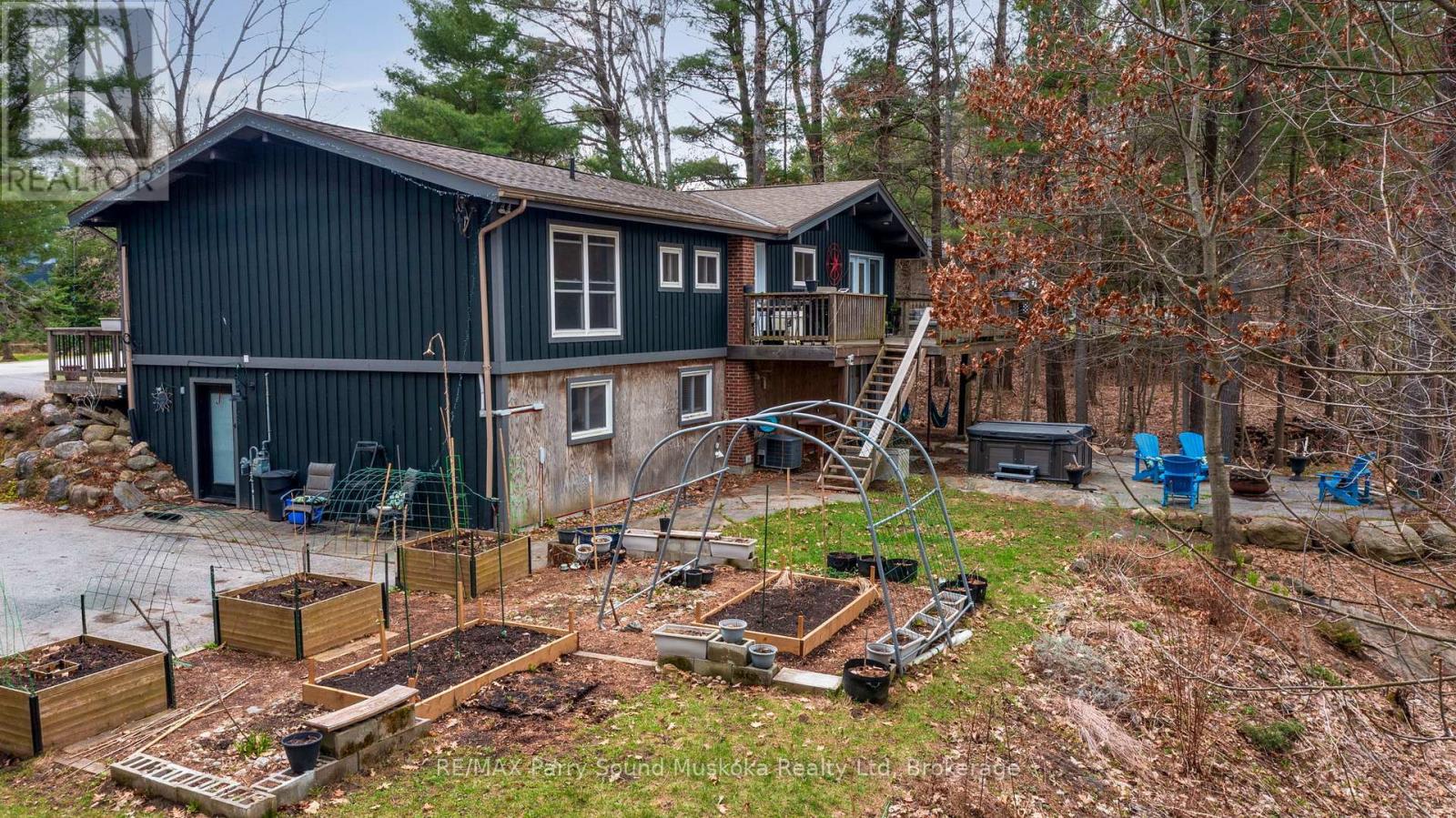 11 BRENDA AVENUE - 36