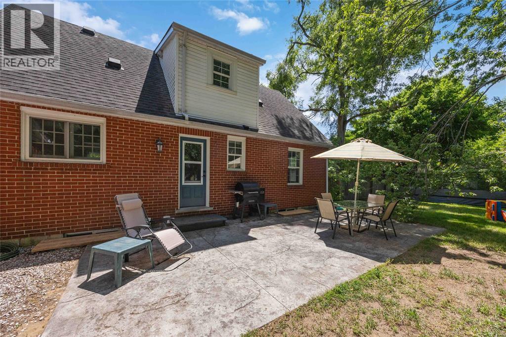 860 LONDON ROAD - 36