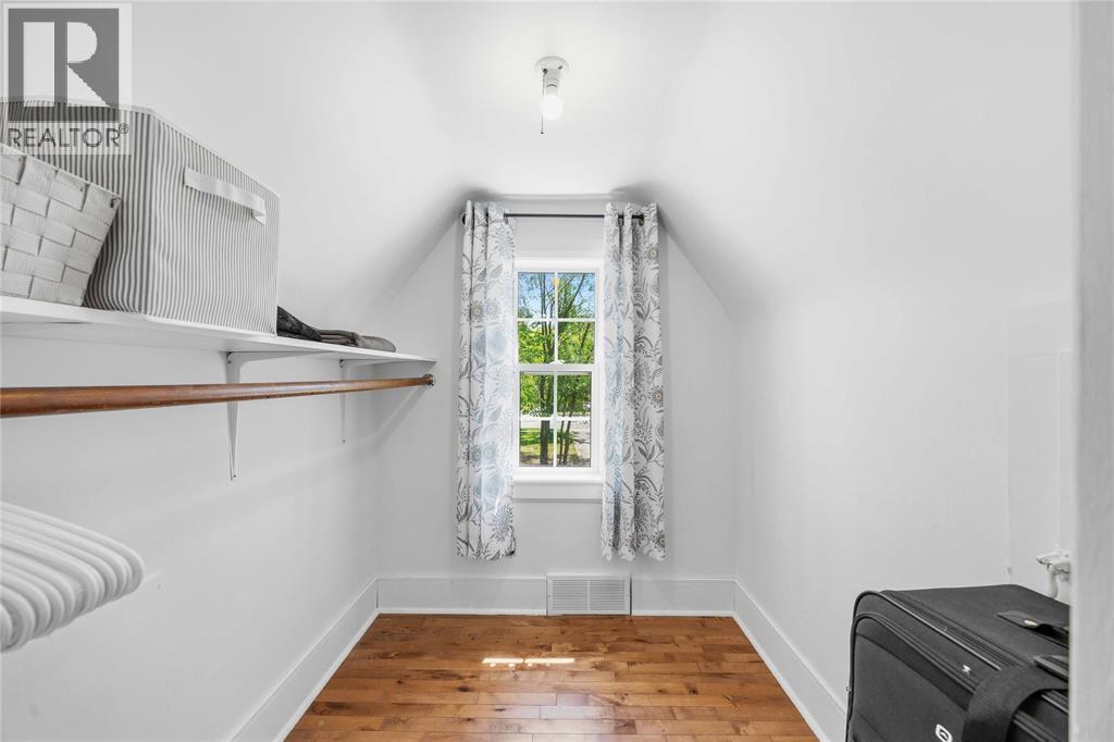 860 LONDON ROAD - 30