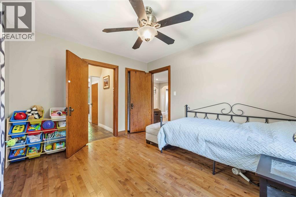 860 LONDON ROAD - 20