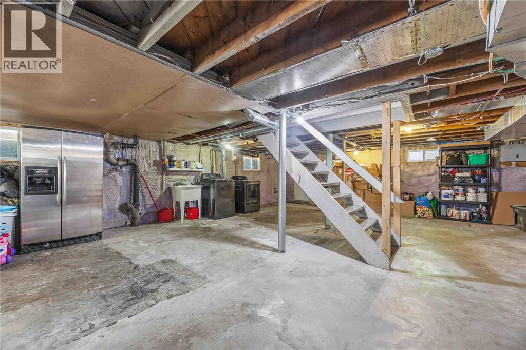 860 LONDON ROAD - 32