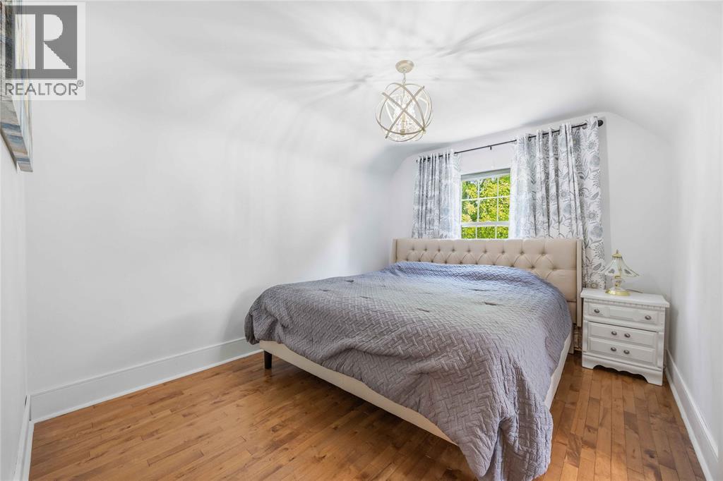860 LONDON ROAD - 27