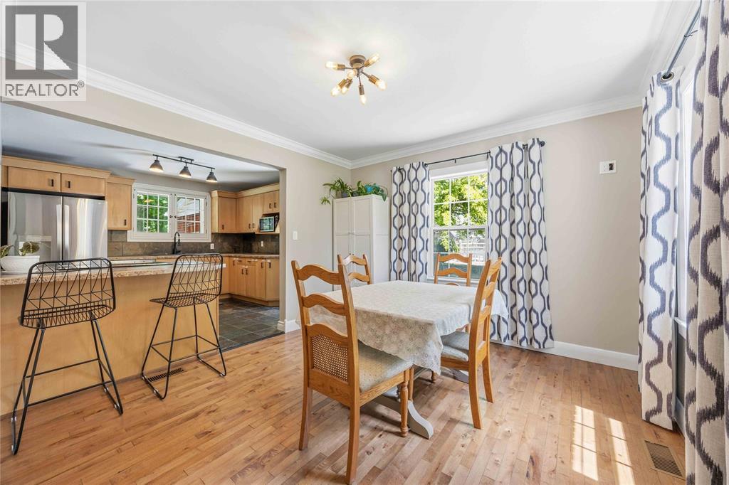 860 LONDON ROAD - 12