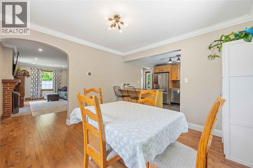 860 LONDON ROAD - 13