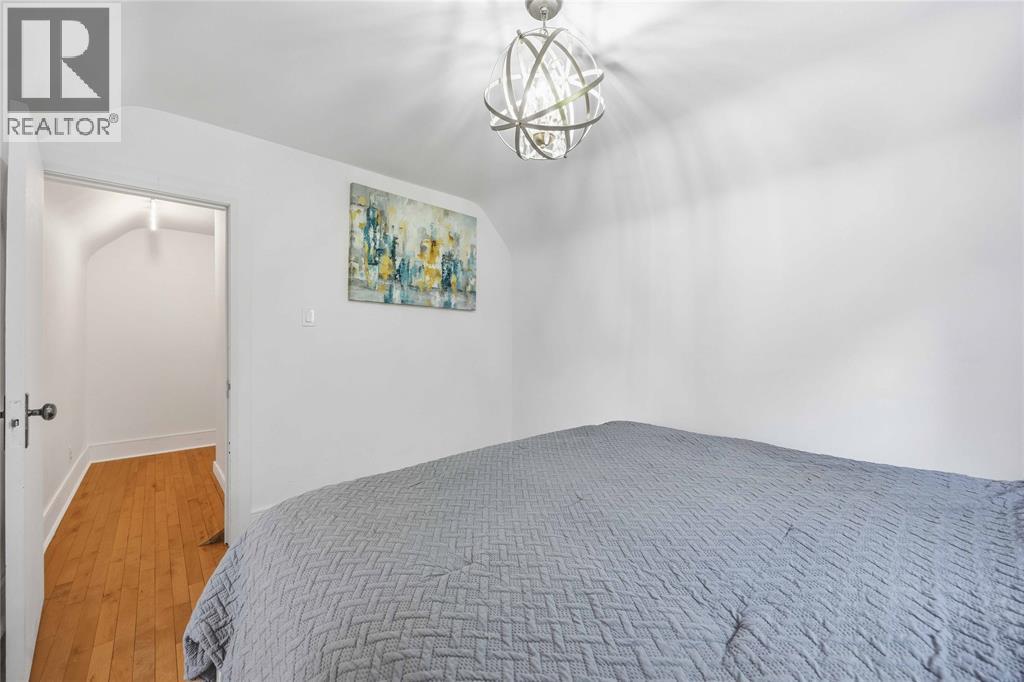 860 LONDON ROAD - 29