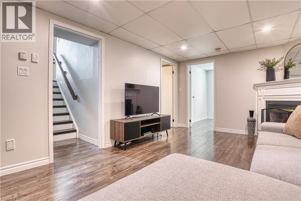 745 LAVERY Street - Image 37
