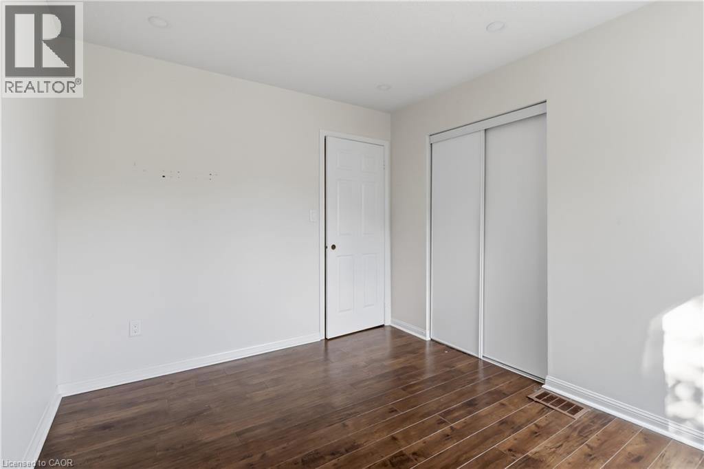 930 LANCASTER Boulevard - 17