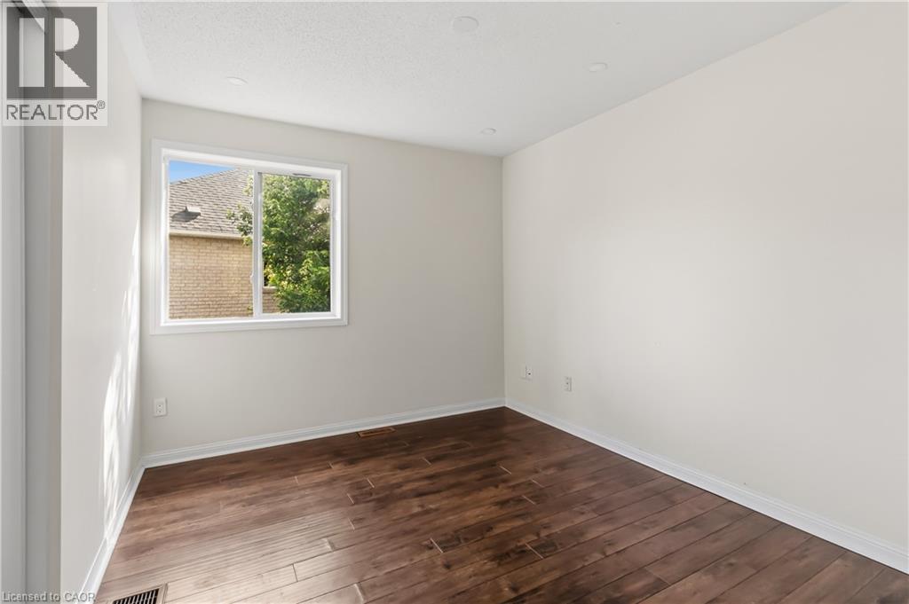 930 LANCASTER Boulevard - 16