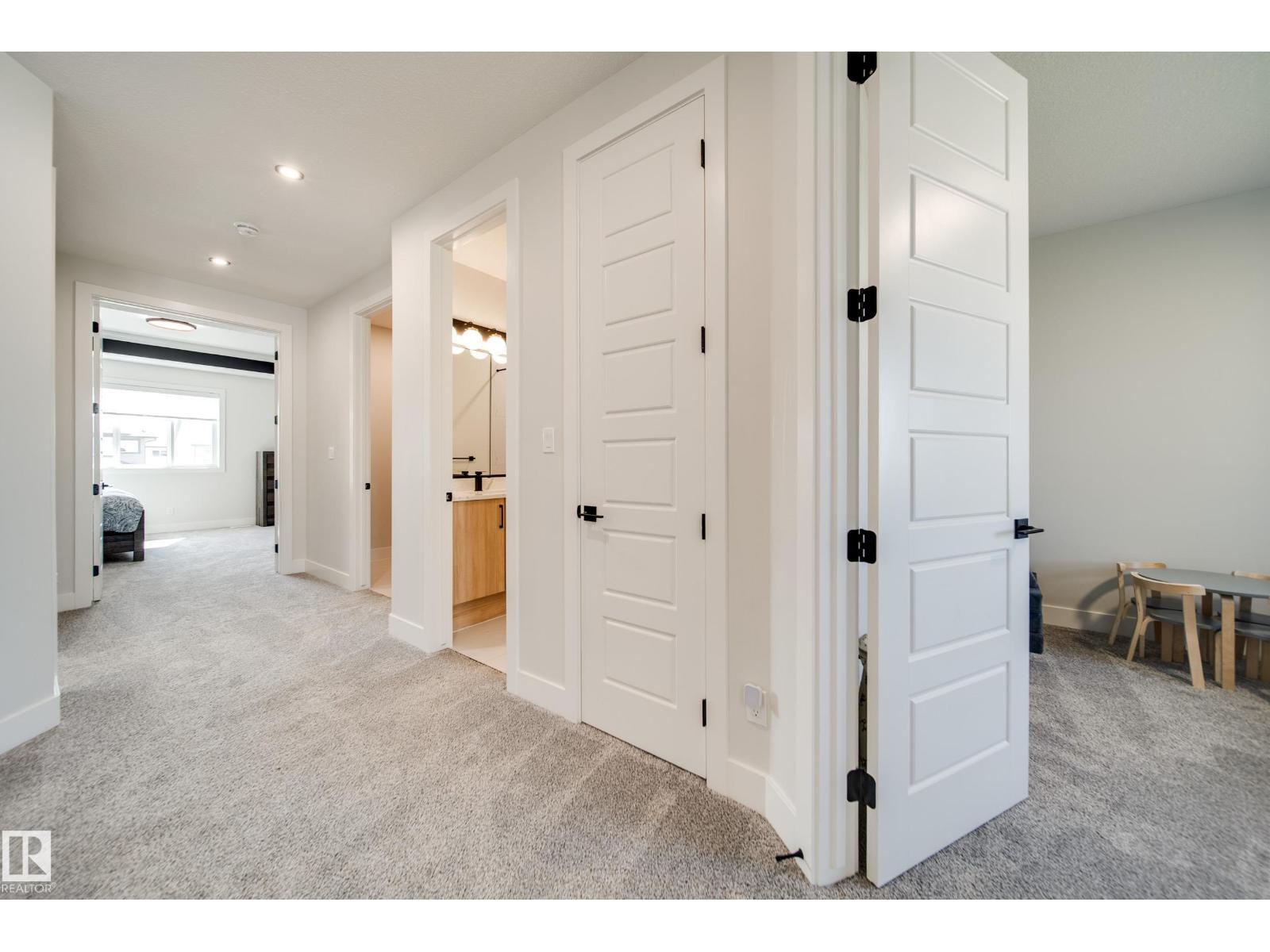30 BAKER ST - 40