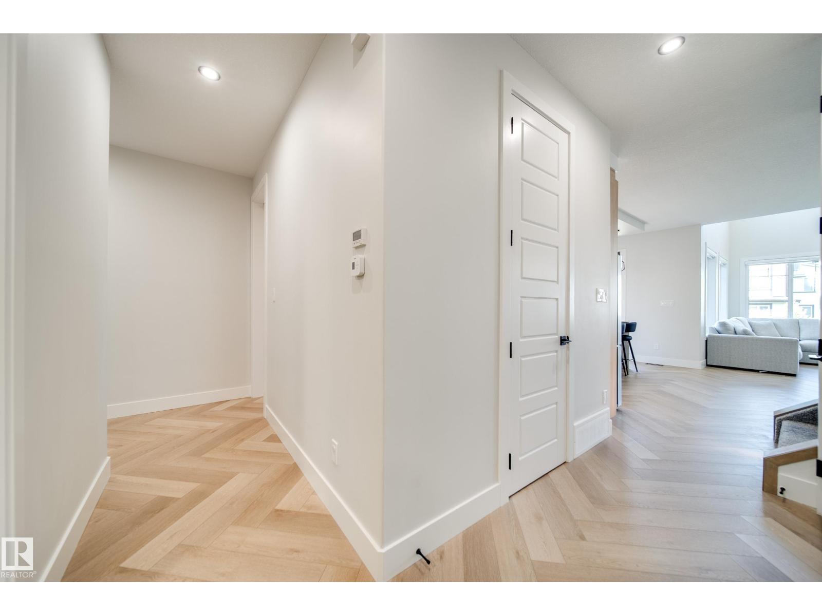 30 BAKER ST - Image 9