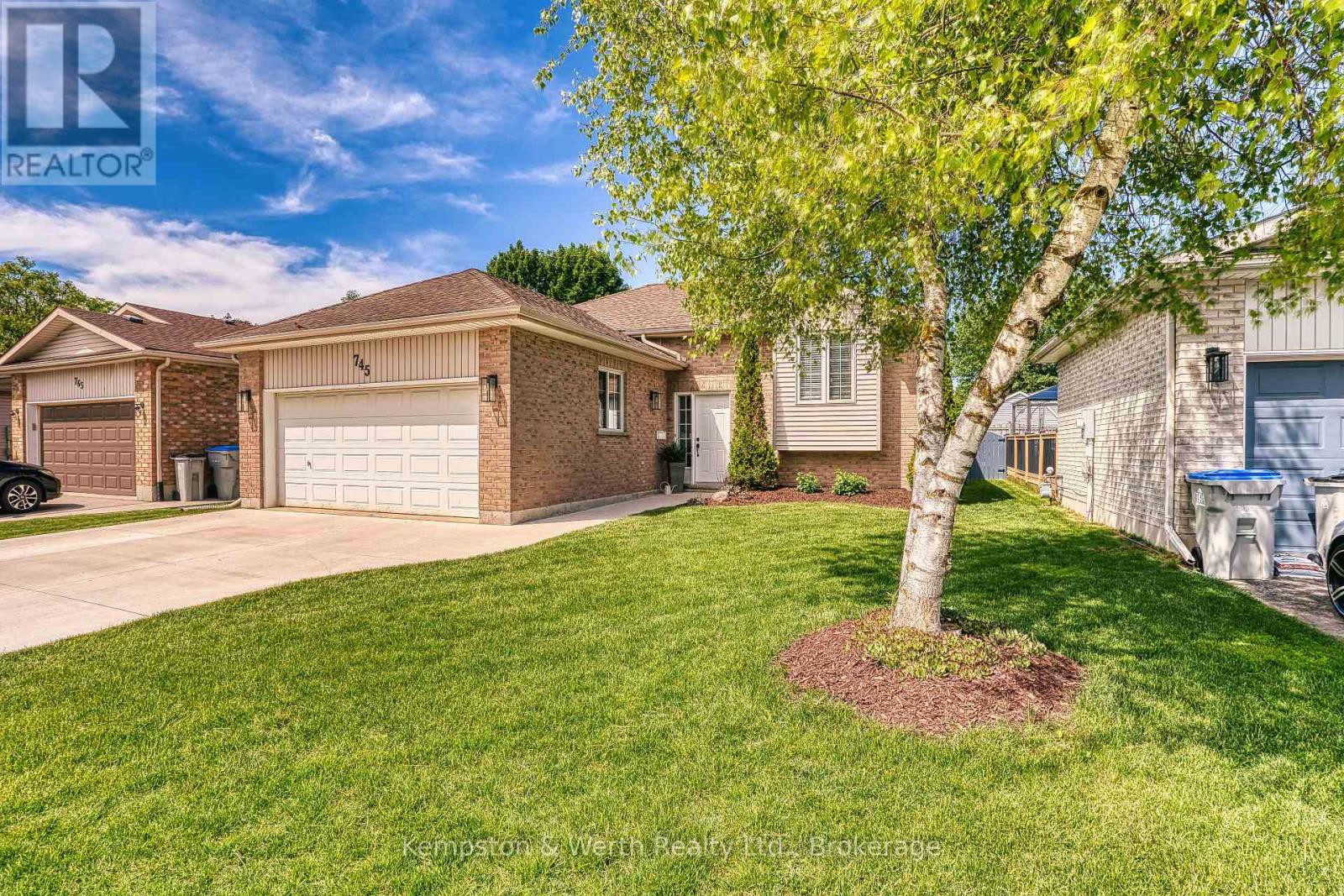 745 LAVERY STREET - 2