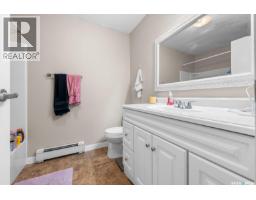 4pc Bathroom - A&b 683 Garnet Street, Regina, SK S4T2W9 Photo 10