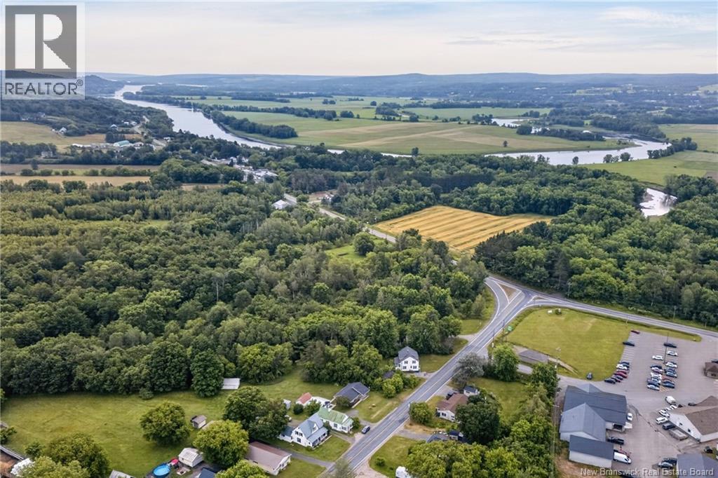 36 Route 104 - Image 38