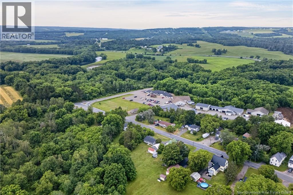 36 Route 104 - Image 39