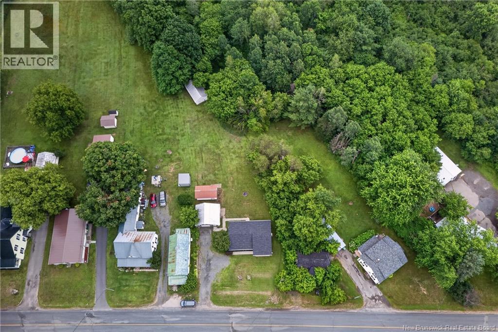 36 Route 104 - Image 40