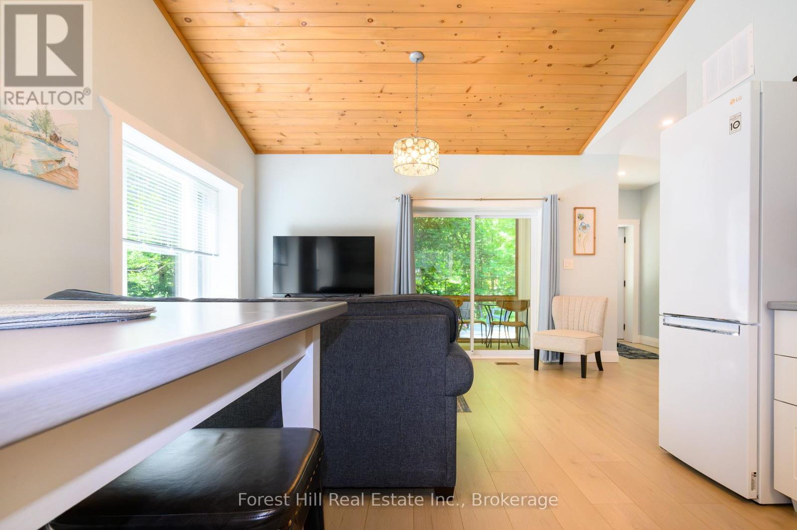315 NORTH FOX LAKE ROAD W - Image 42