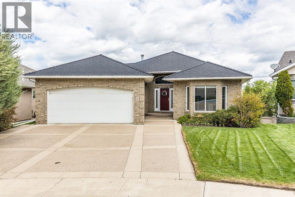 28 Chinook Place SW - 1