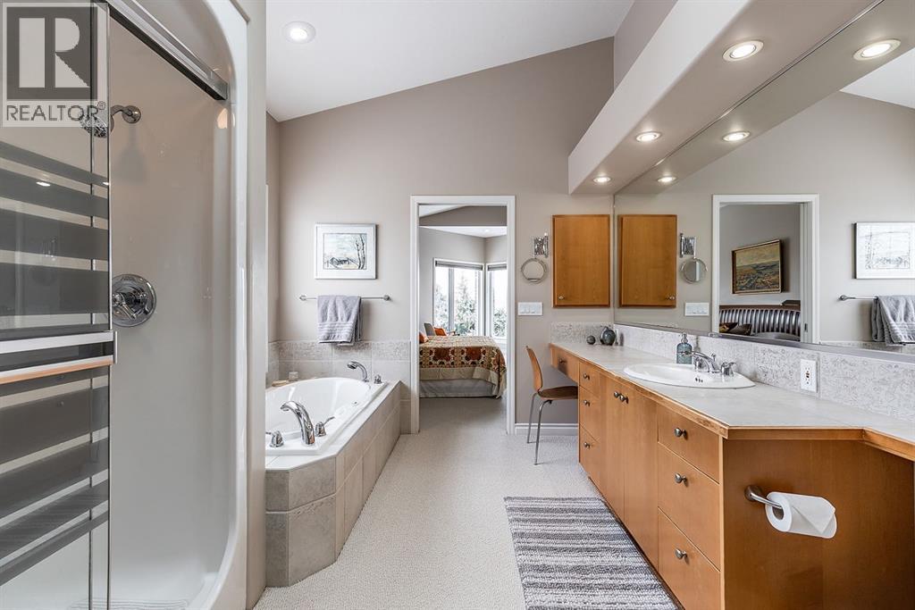 28 Chinook Place SW - 30