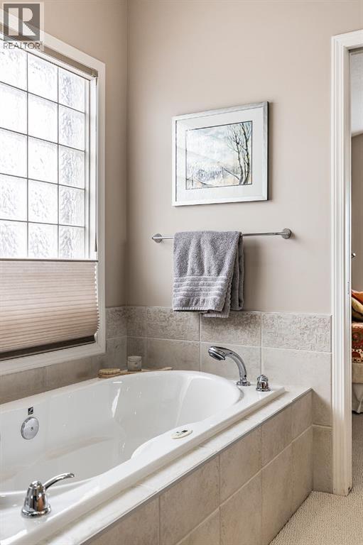 28 Chinook Place SW - 32