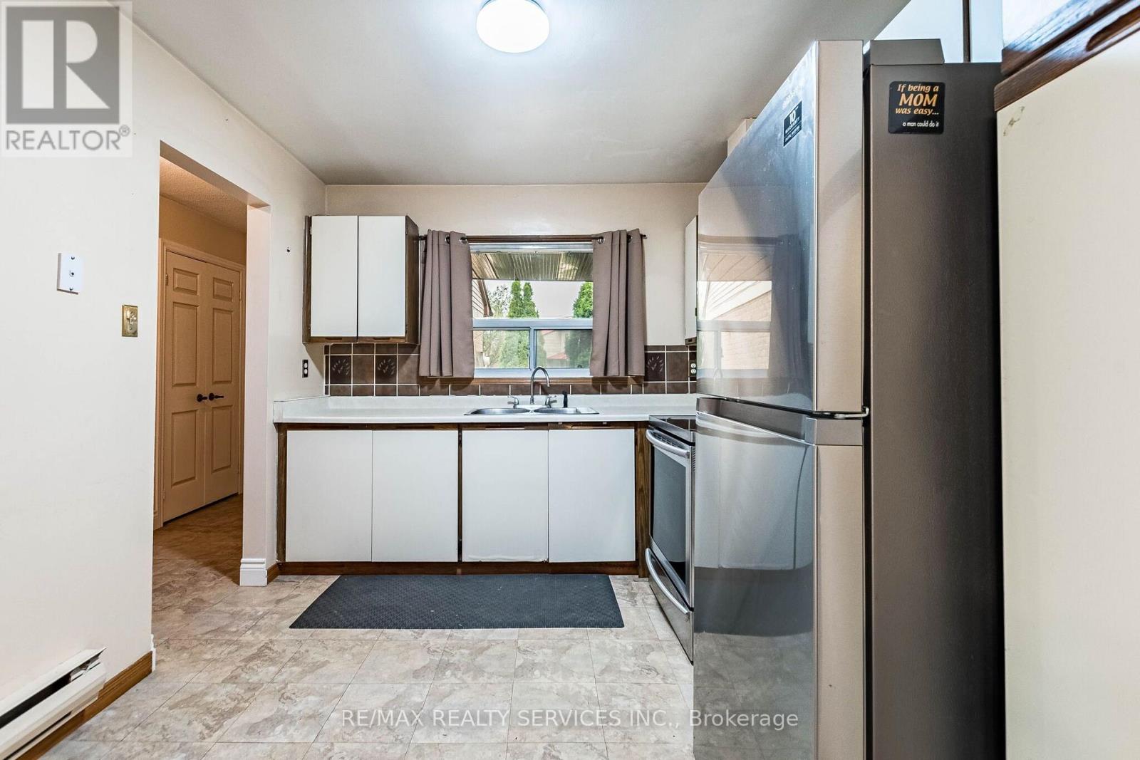 23 SCOTTSDALE COURT - 13