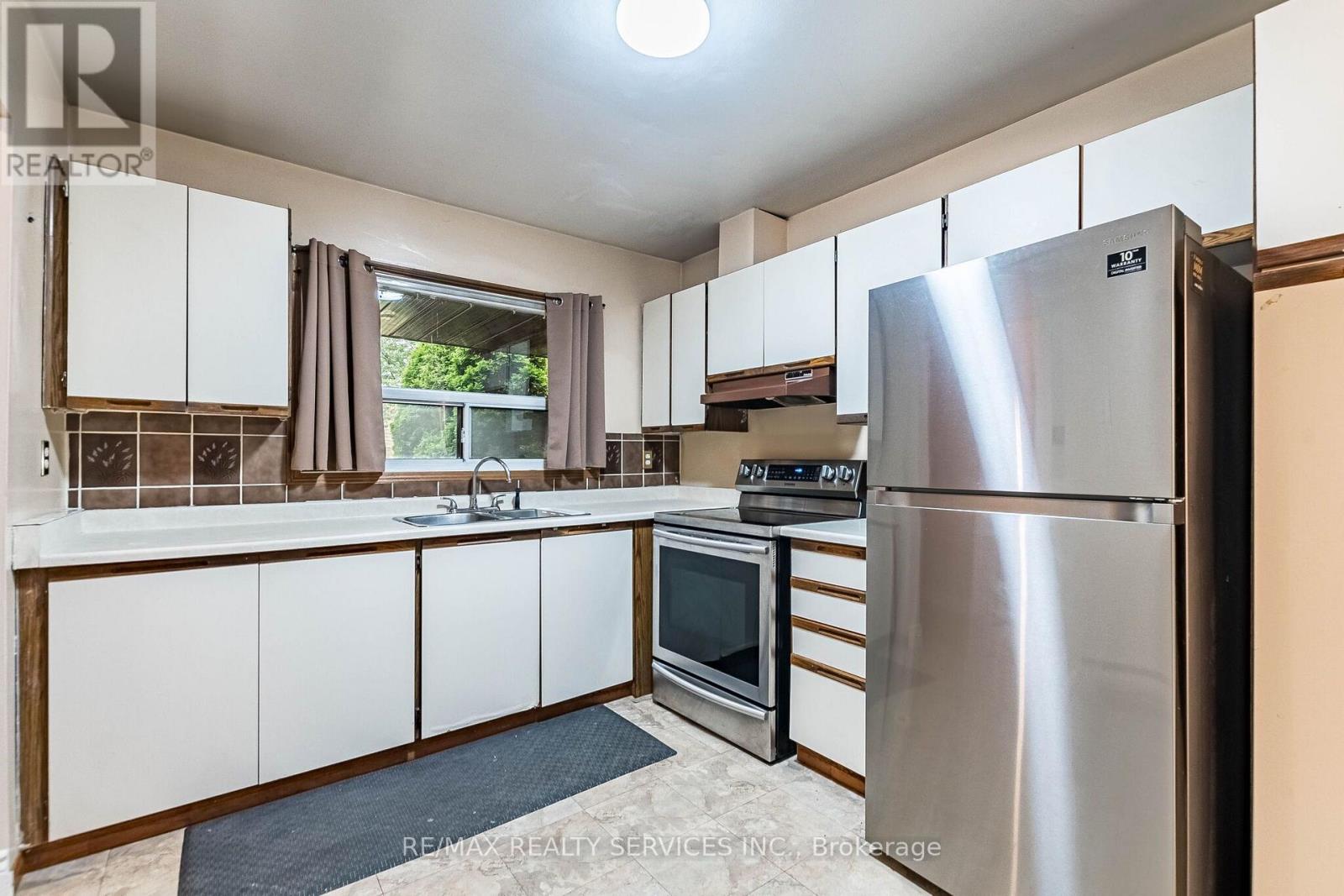 23 SCOTTSDALE COURT - 14