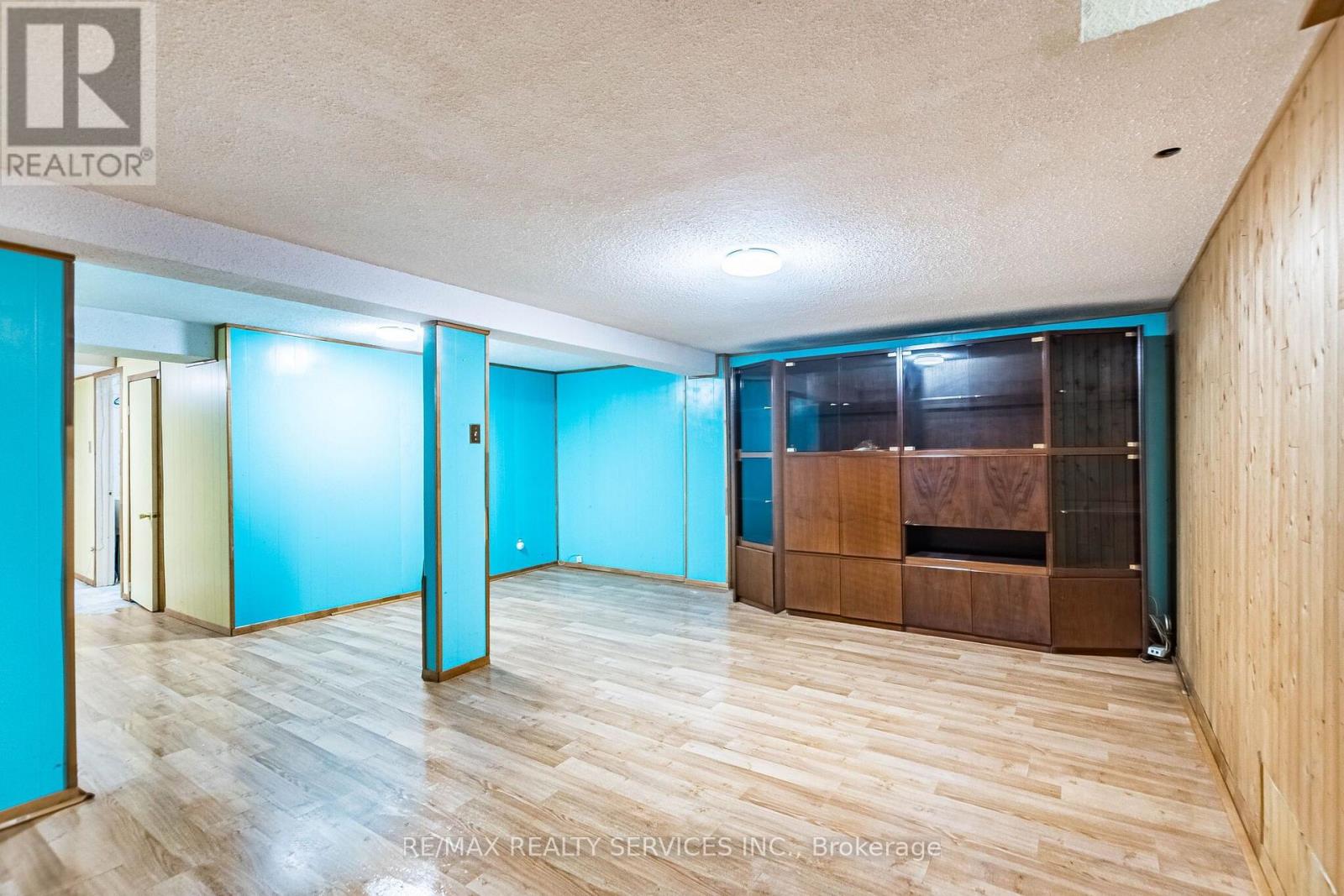 23 SCOTTSDALE COURT - 42