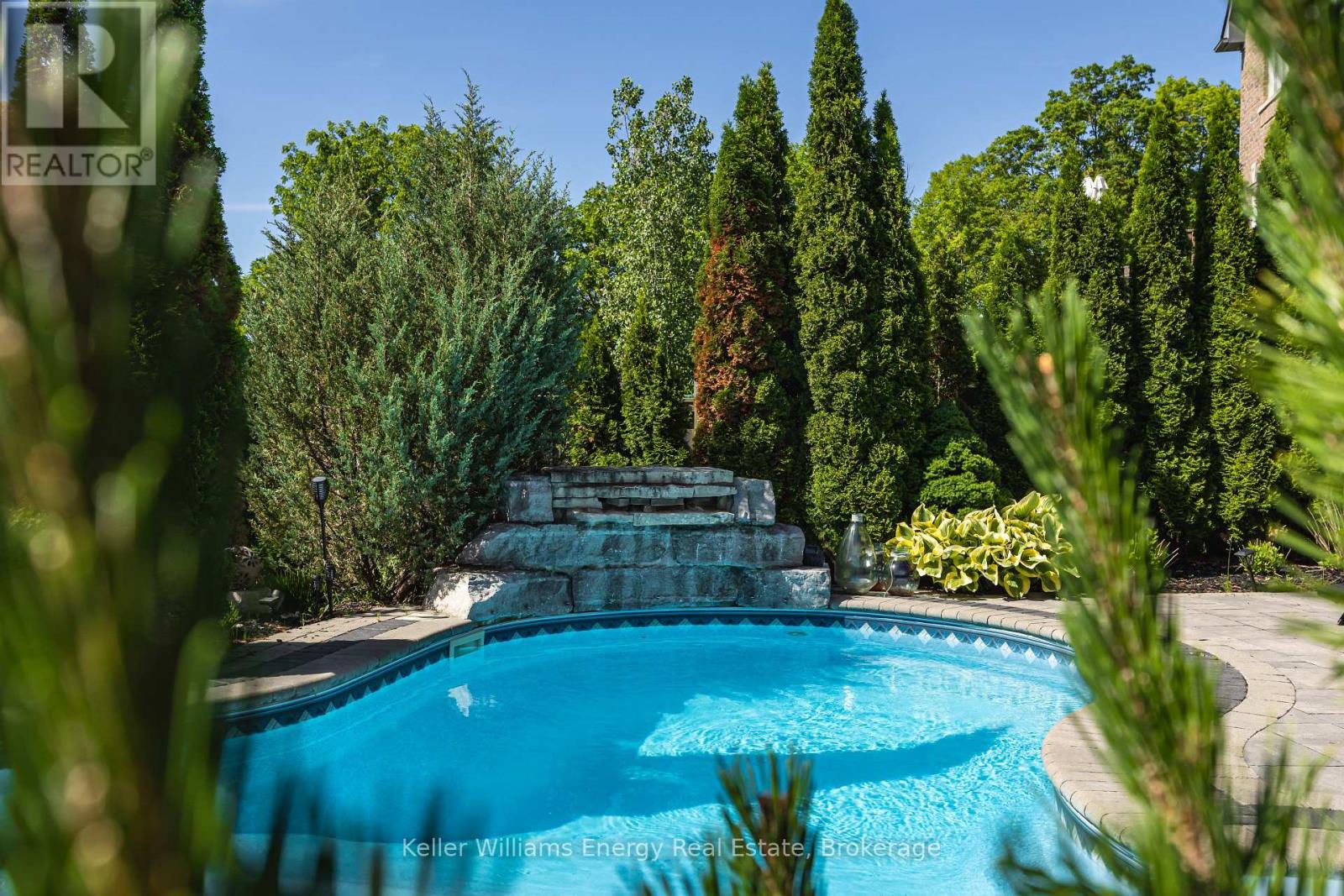 50 RUMBELLOW CRESCENT - 2