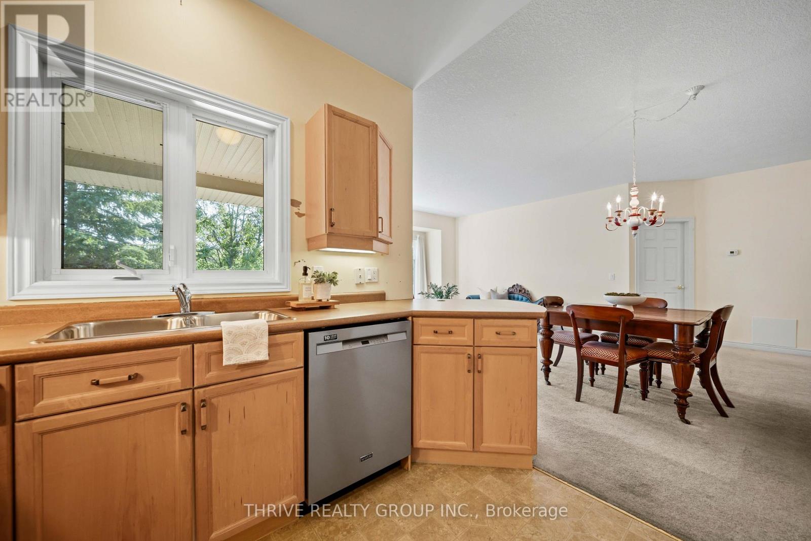 #3 1574 RICHMOND STREET - Image 14