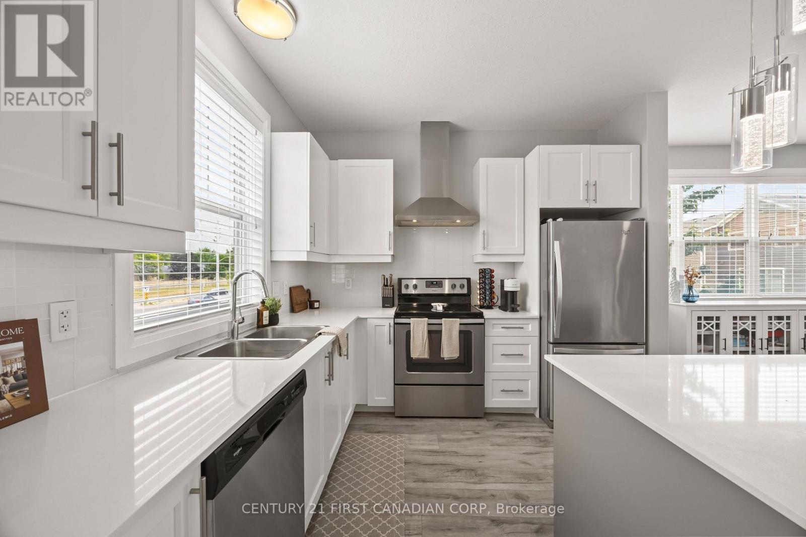 #18 3025 SINGLETON AVENUE - 13