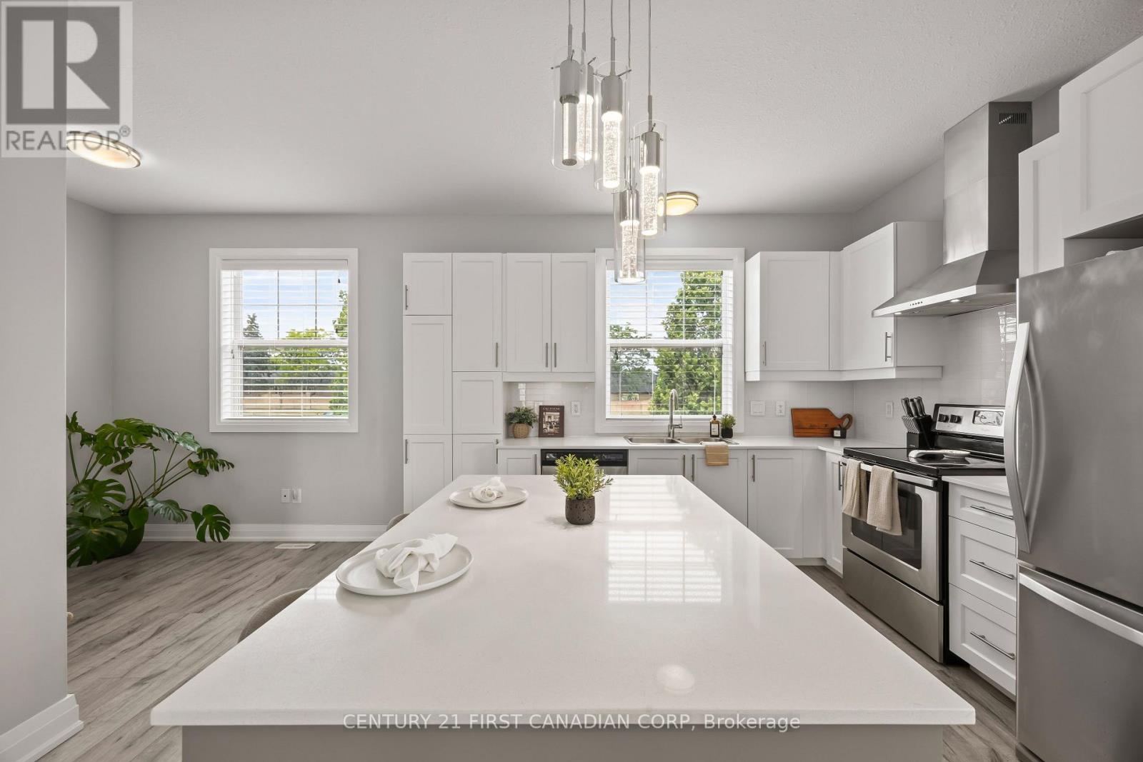 #18 3025 SINGLETON AVENUE - 14