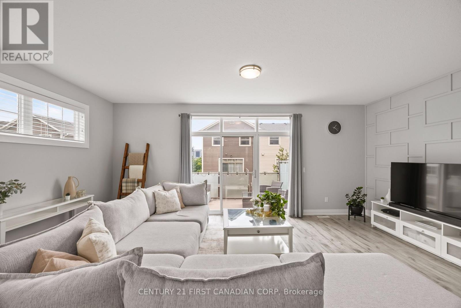 #18 3025 SINGLETON AVENUE - 15