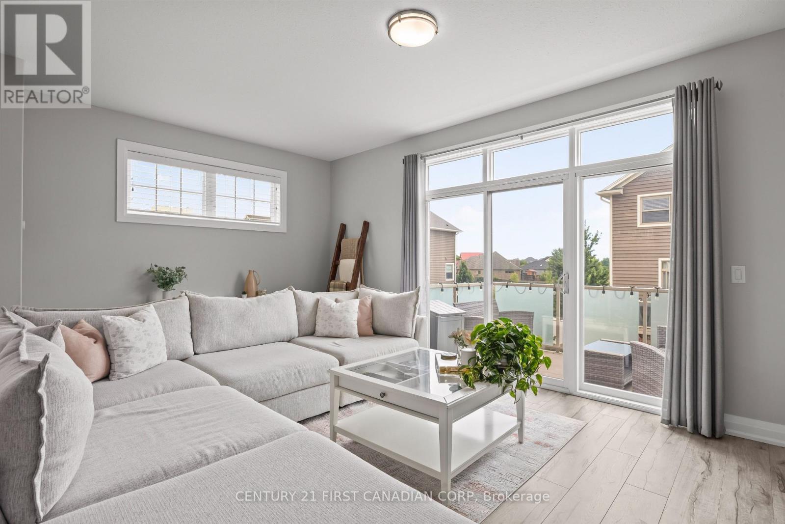 #18 3025 SINGLETON AVENUE - 16