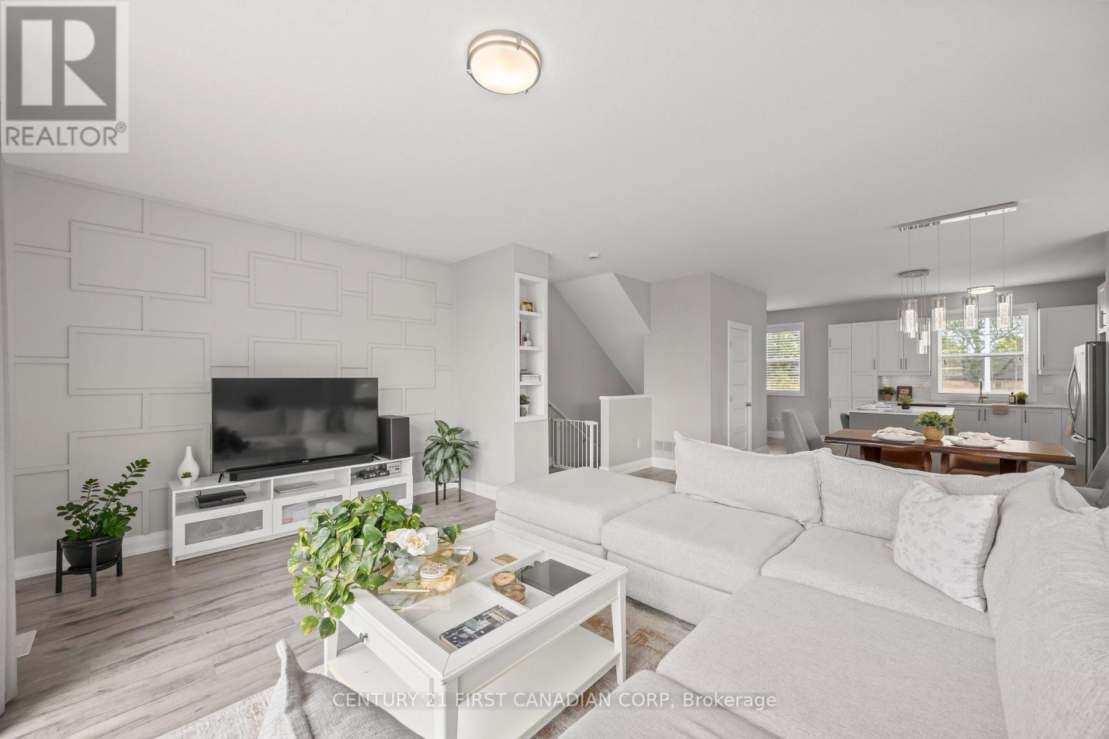 #18 3025 SINGLETON AVENUE - 18