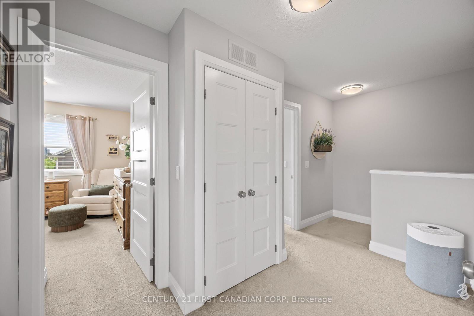 #18 3025 SINGLETON AVENUE - 24