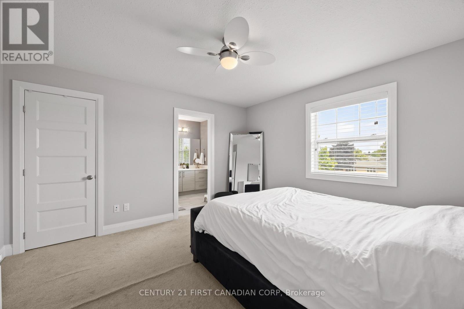 #18 3025 SINGLETON AVENUE - 27