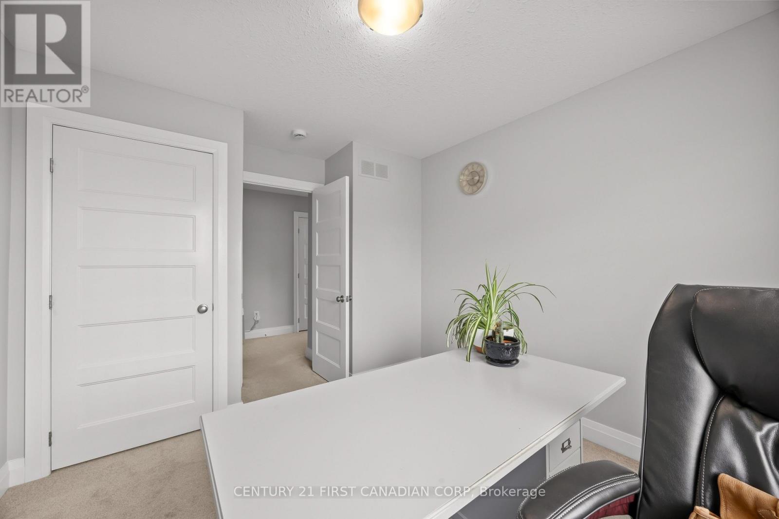 #18 3025 SINGLETON AVENUE - 35
