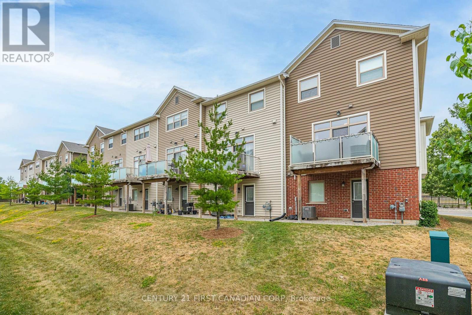 #18 3025 SINGLETON AVENUE - 41