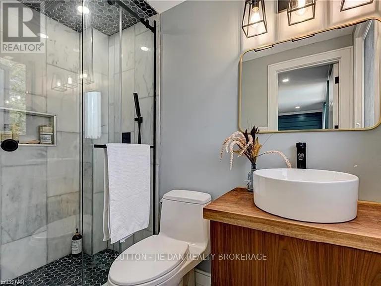 1027 FLINTLOCK COURT - 17