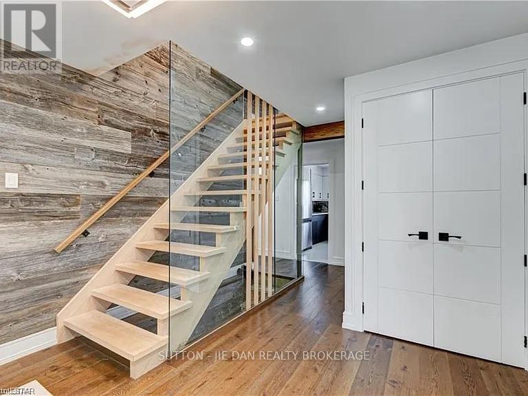 1027 FLINTLOCK COURT - 3