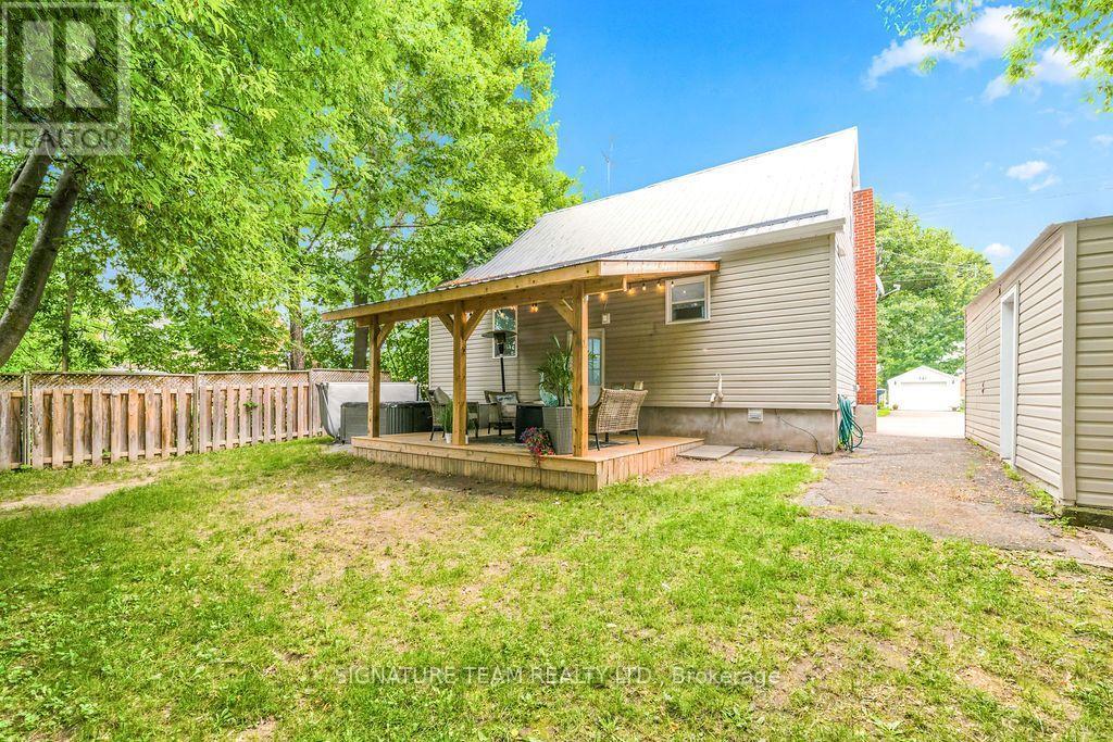260 FRASER STREET - 16