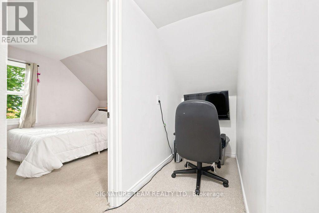260 FRASER STREET - 40