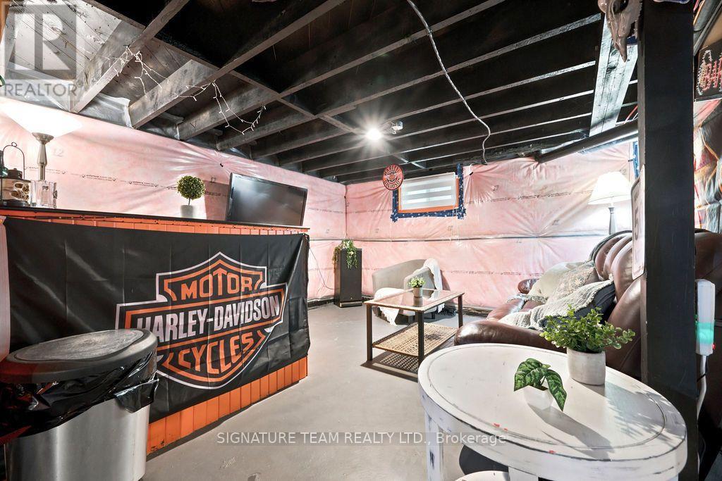 260 FRASER STREET - 44