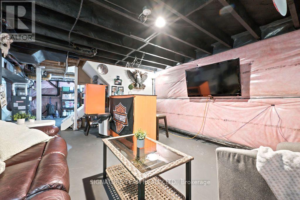 260 FRASER STREET - 45