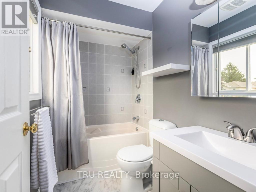 24 SOHO CRESCENT - 13