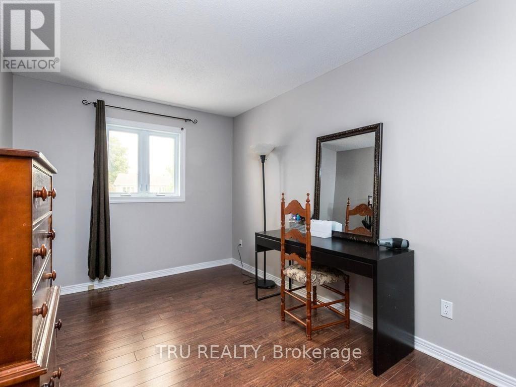 24 SOHO CRESCENT - 15