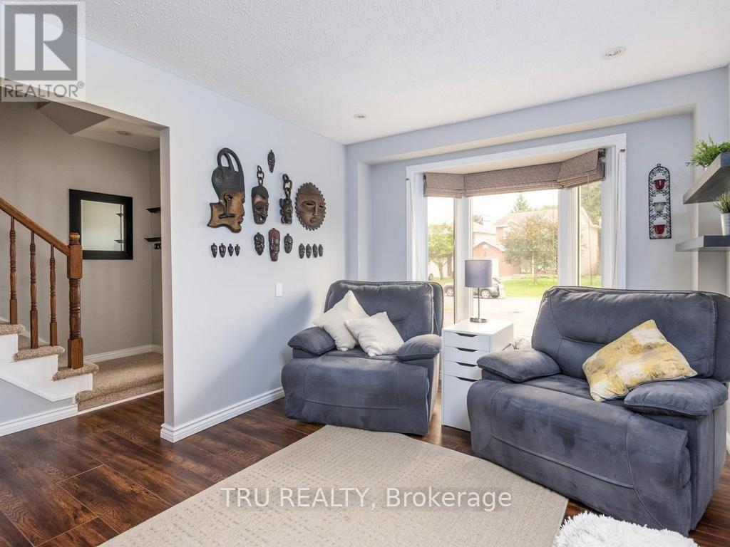 24 SOHO CRESCENT - 4