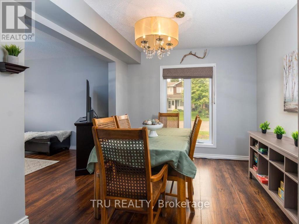 24 SOHO CRESCENT - 5