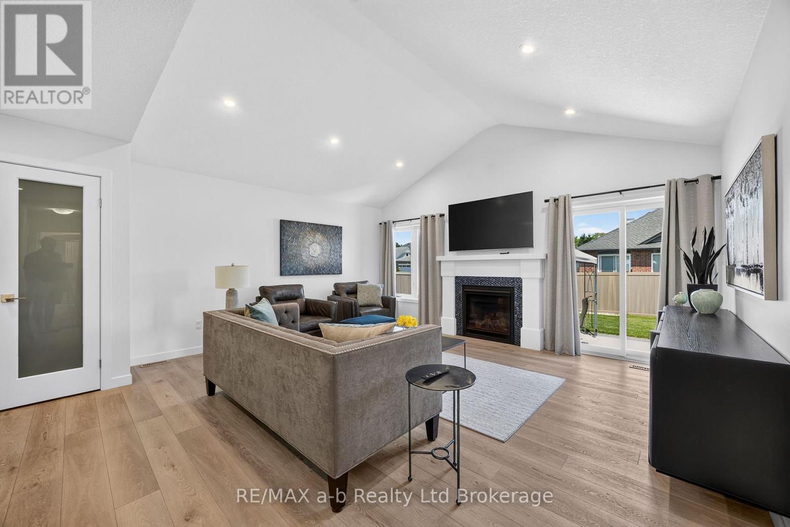 268 WILSON AVENUE - 12
