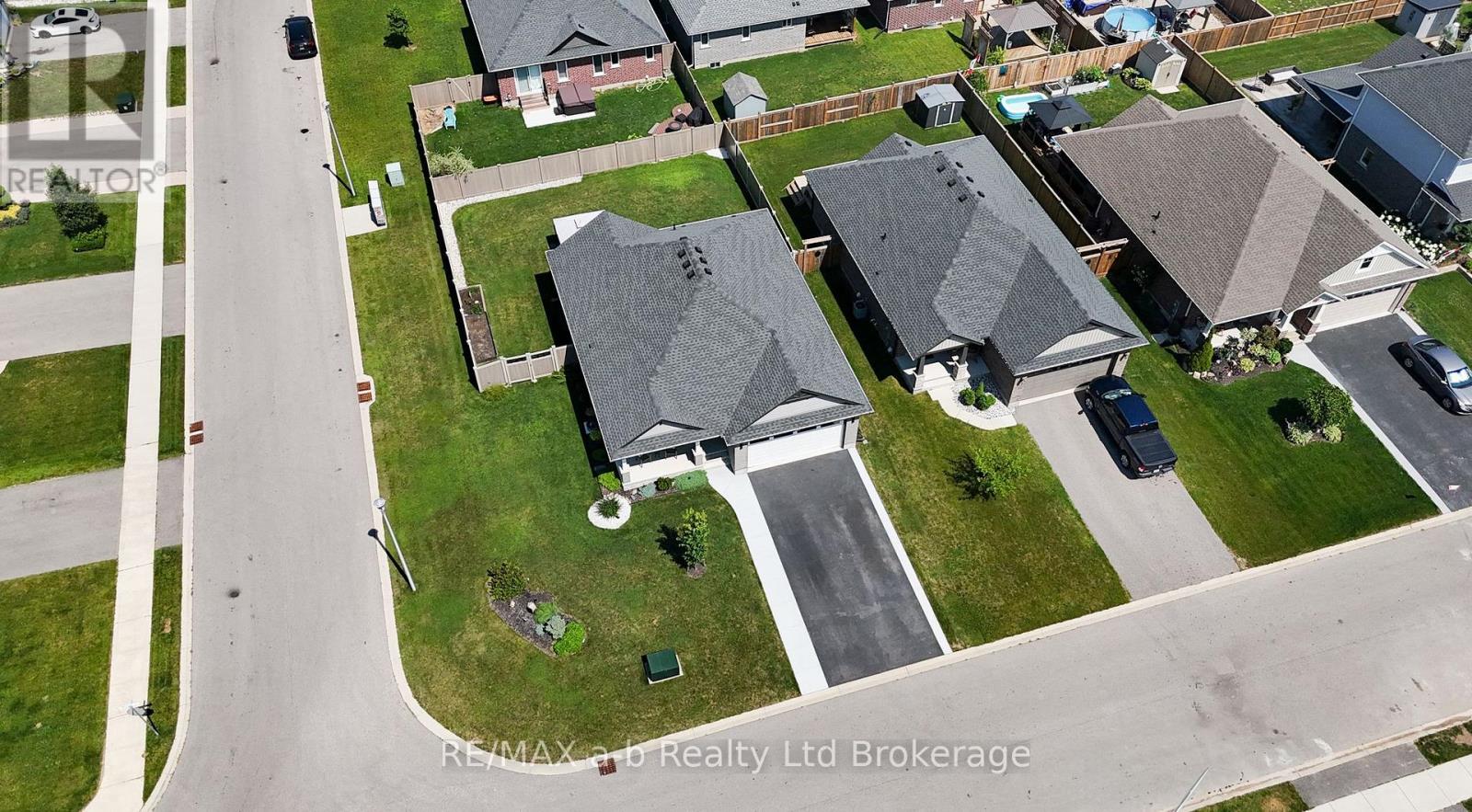 268 WILSON AVENUE - 30
